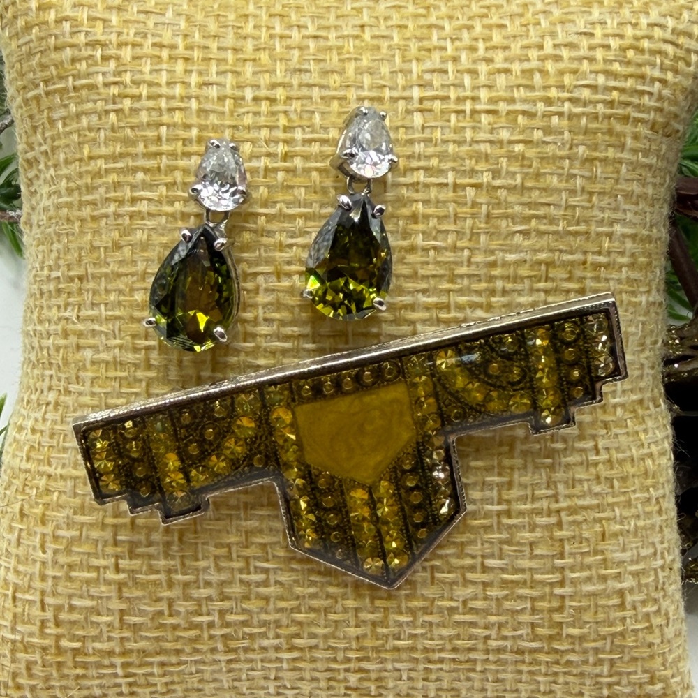 Elegant Gold Pendant and Silver .925 Silver Gemstone Earrings Jewelry Bundle - Picture 10 of 15